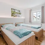 Moderne Mit Bergblick 巴德哥依斯恩