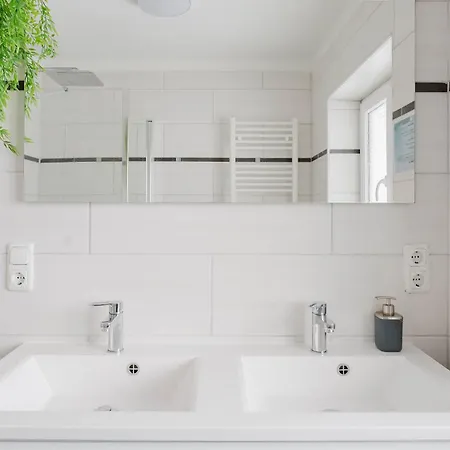 Moderne Mit Bergblick Апартаменты Бад Гоисерн