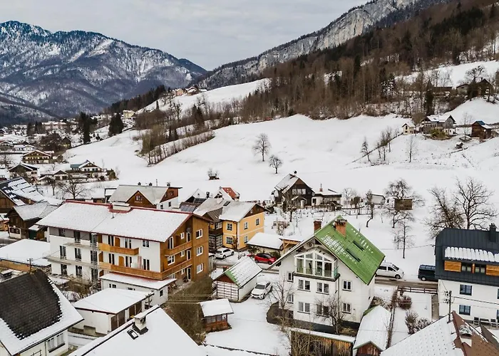 Moderne Mit Bergblick Bad Goisern