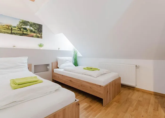 Moderne Mit Bergblick Bad Goisern