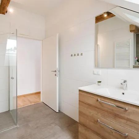 Moderne Mit Bergblick