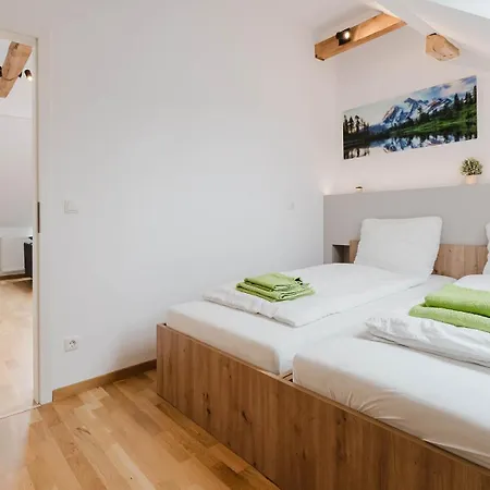 Moderne Mit Bergblick Lejlighed