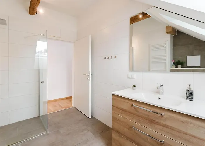 Moderne Mit Bergblick