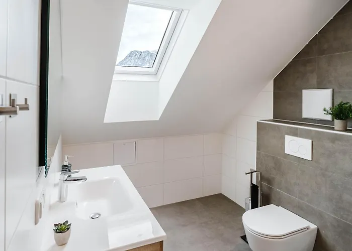 Moderne Mit Bergblick Daire